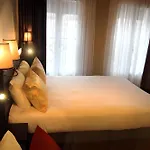 Le Montmartre Saint Pierre Hotel 3*