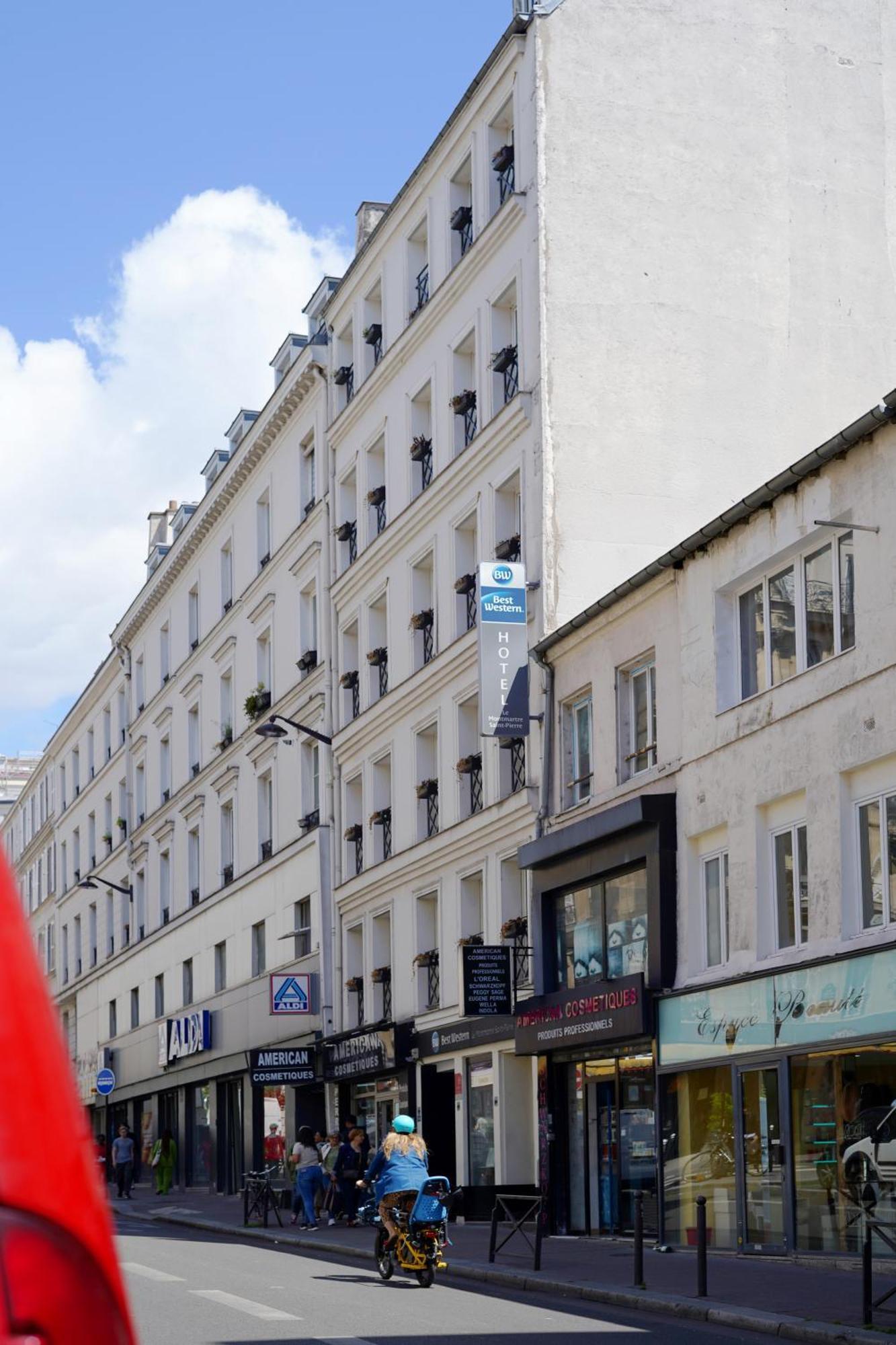 Le Montmartre Saint Pierre Parigi