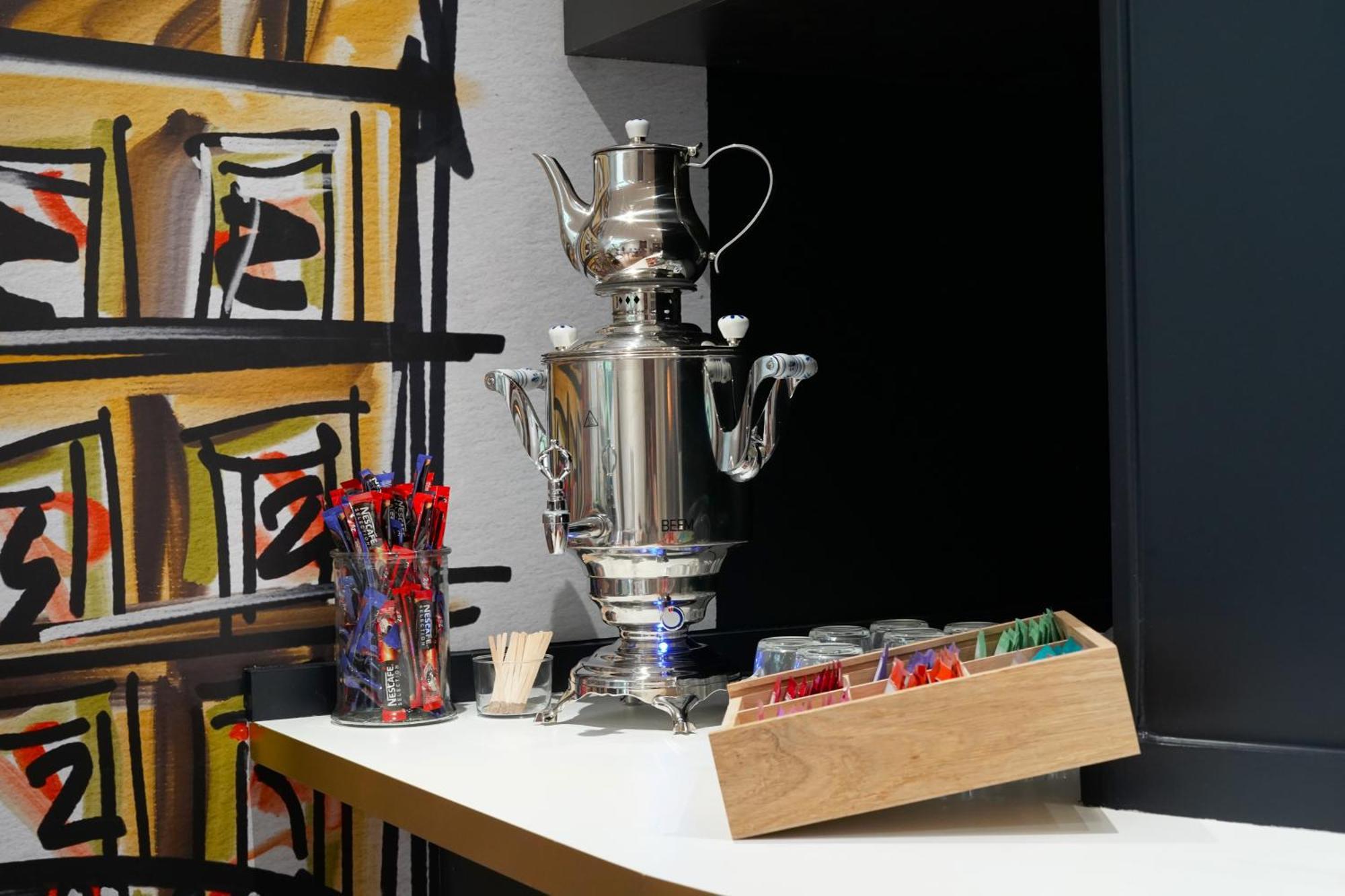 Le Montmartre Saint Pierre Hotel 3*