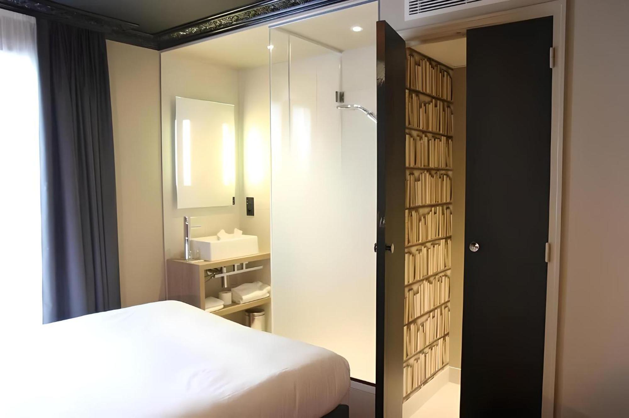 Le Montmartre Saint Pierre Parigi